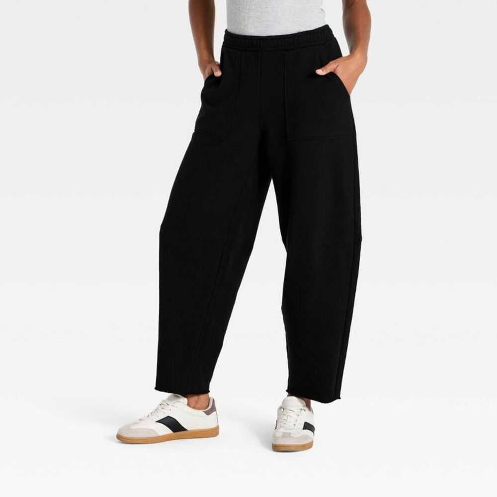 Women's Mid-Rise Barrel Leg Sweatpant - Universal Thread Black XL